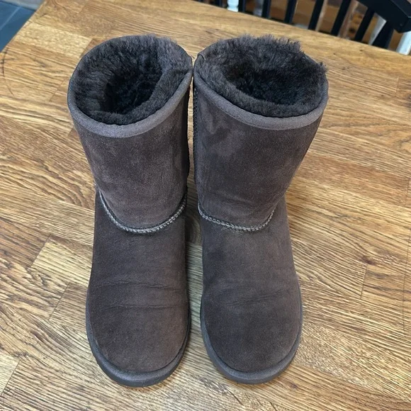 ugg dark brown classic mid shaft boots - used - Picture 3 of 9
